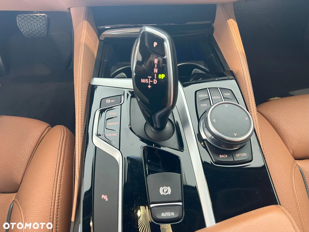 BMW Seria 5 520d xDrive Luxury Line - 25
