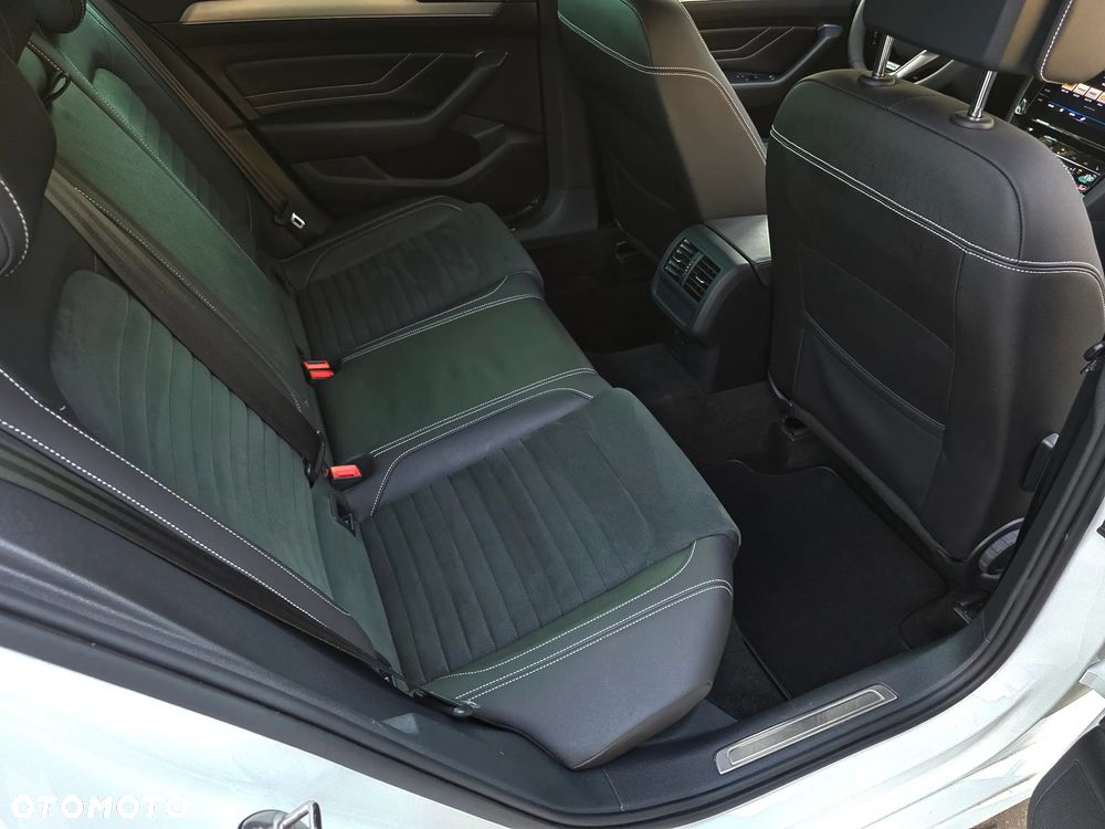 Volkswagen Passat 2.0 TDI 4Mot Elegance DSG - 28