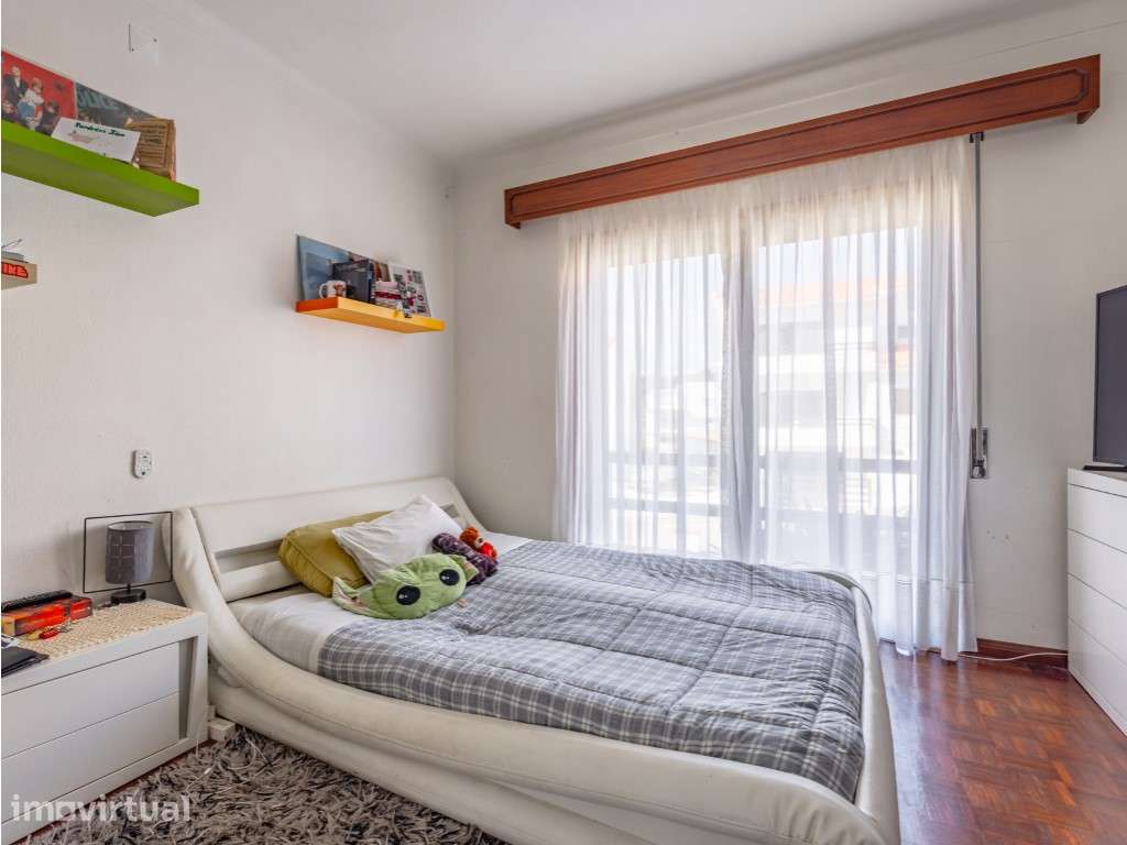 Moradia Familiar com Vista Serra e Mar Tranquilidade a 3 Minutos da... - Grande imagem: 3/30