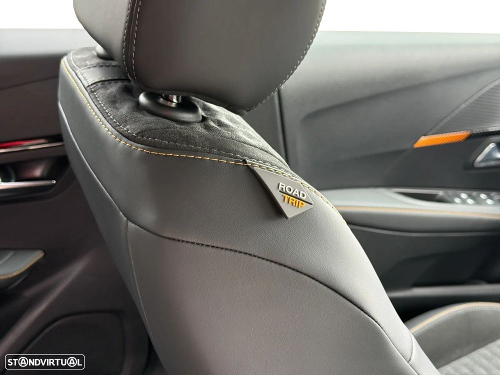 Peugeot e-208 Allure - 23