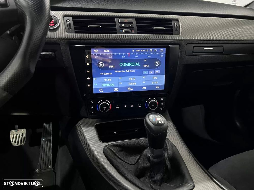 BMW 320 d Coupe Edição M - 23