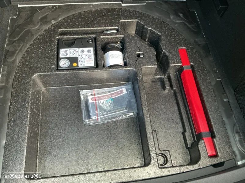 MG ZS EV 72.6 kWh Luxury - 32