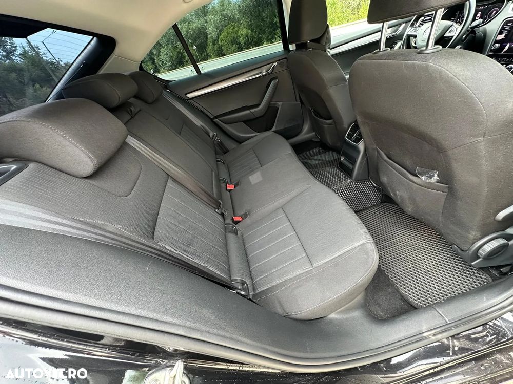 Skoda Octavia 2.0 TDI ELEGANCE DSG - 17