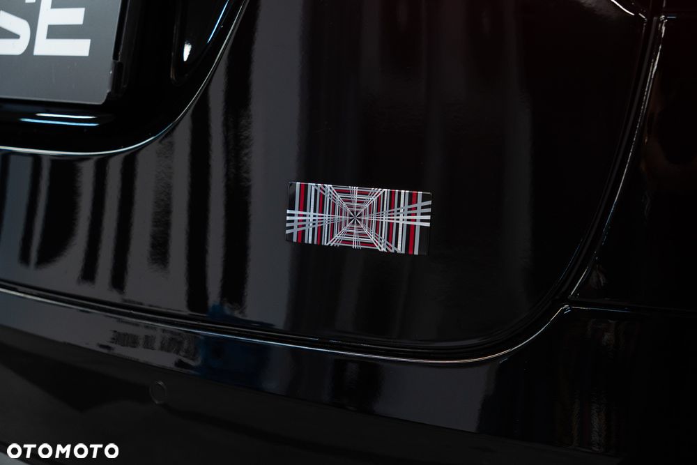 Tesla Model X - 24