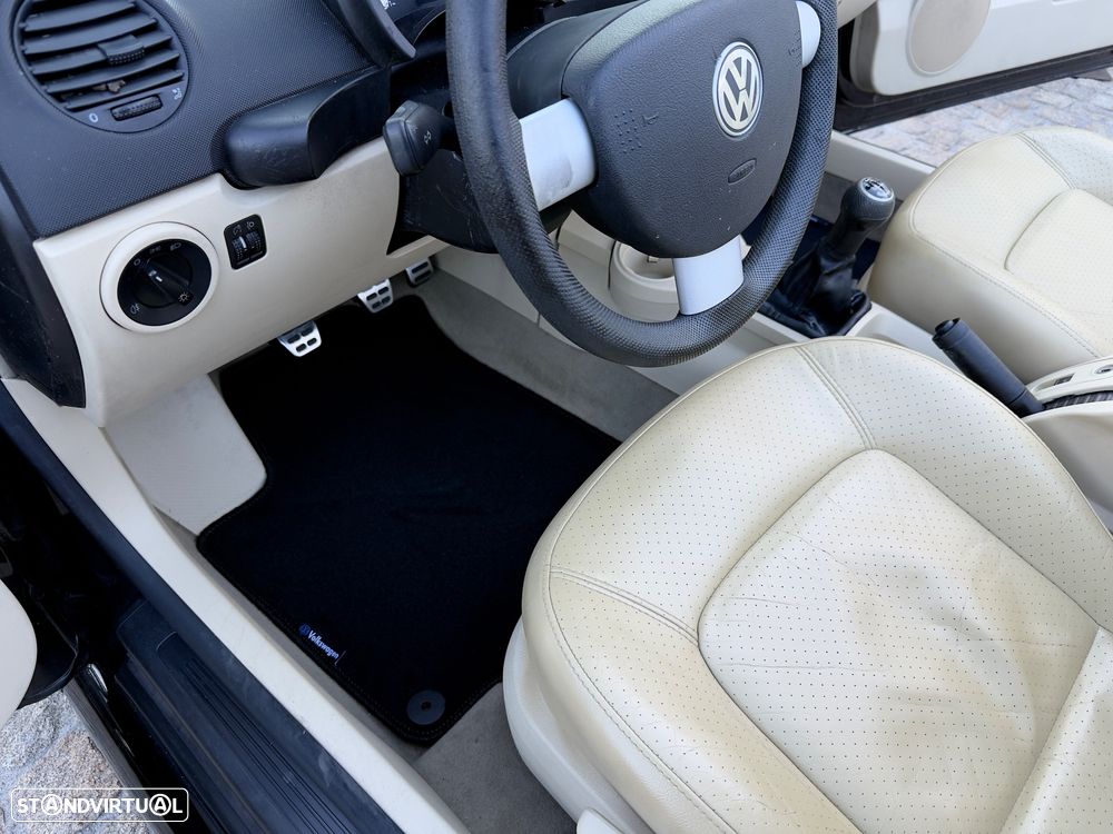 VW New Beetle Cabriolet 1.4 Top Couro - 41