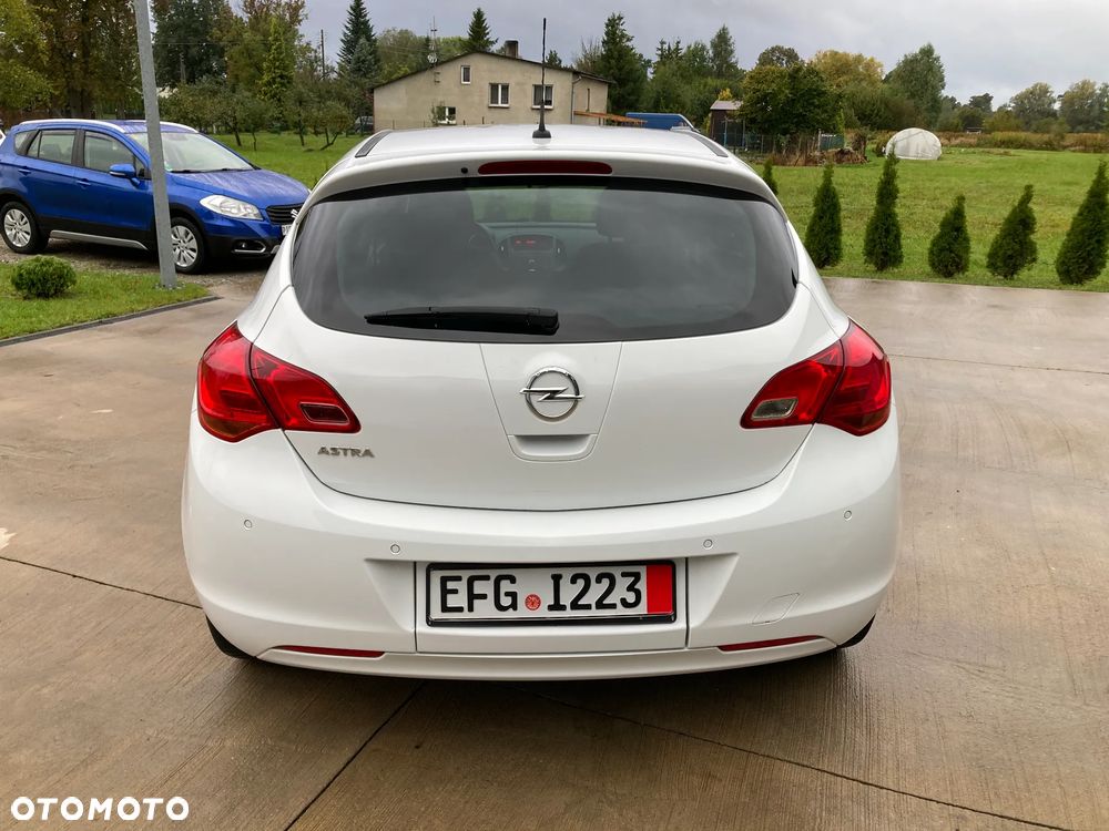 Opel Astra 1.4 Turbo 150 Jahre - 7