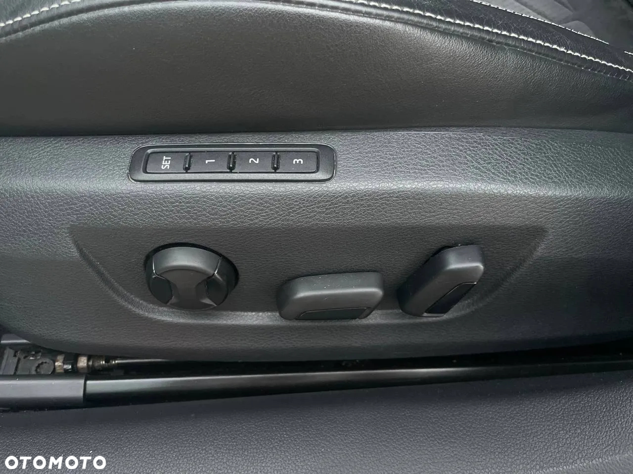 Skoda Superb Combi 2.0 TDI DSG Sportline - 17