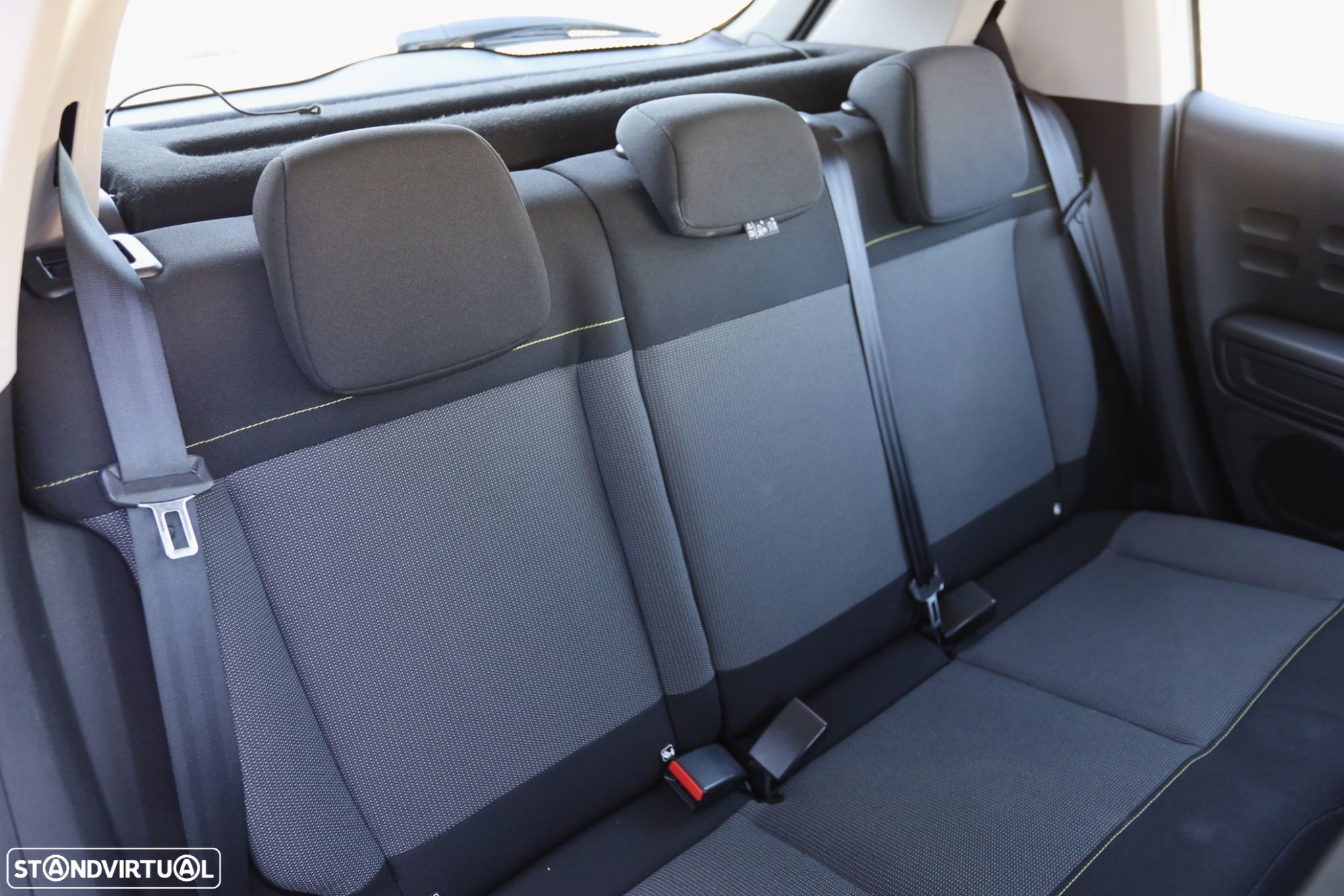 Citroën C3 1.2 PureTech Shine - 18