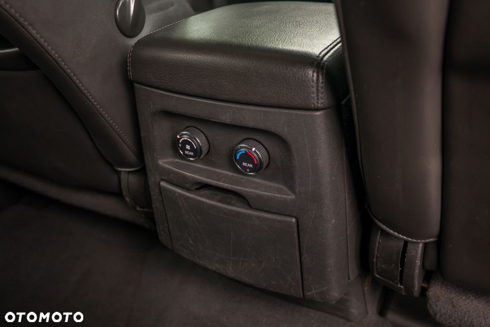 Nissan Pathfinder - 27