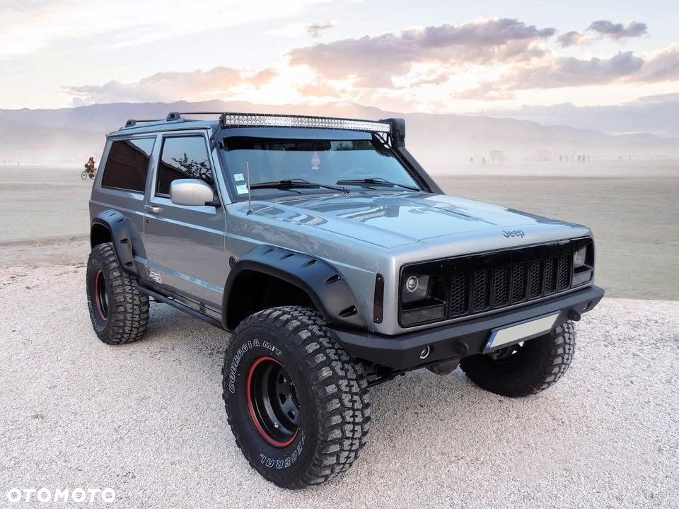 Jeep Cherokee - 1