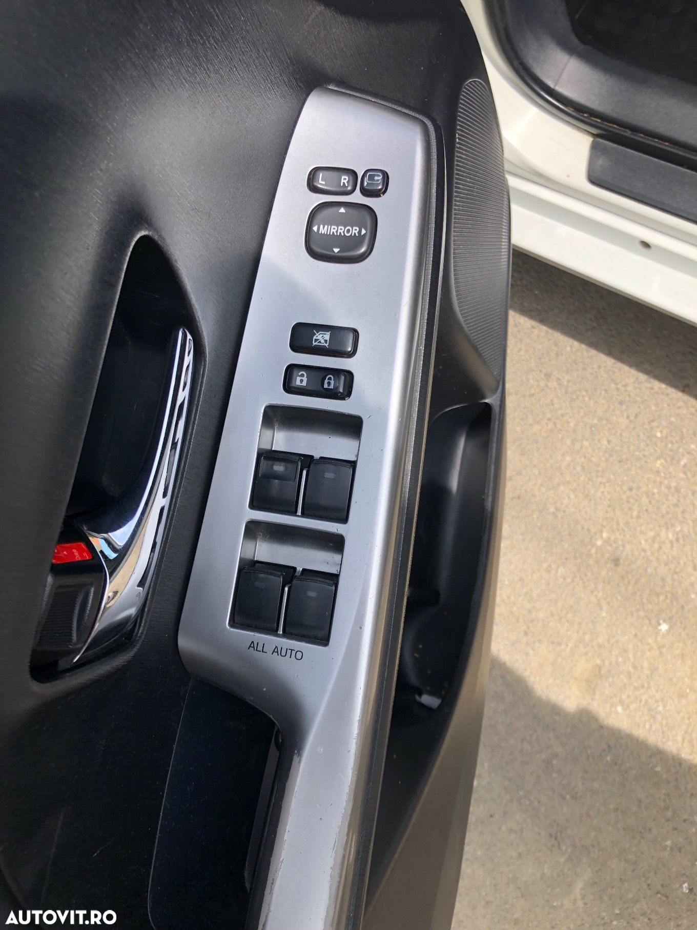 Toyota Prius+ (Hybrid) Executive - 13