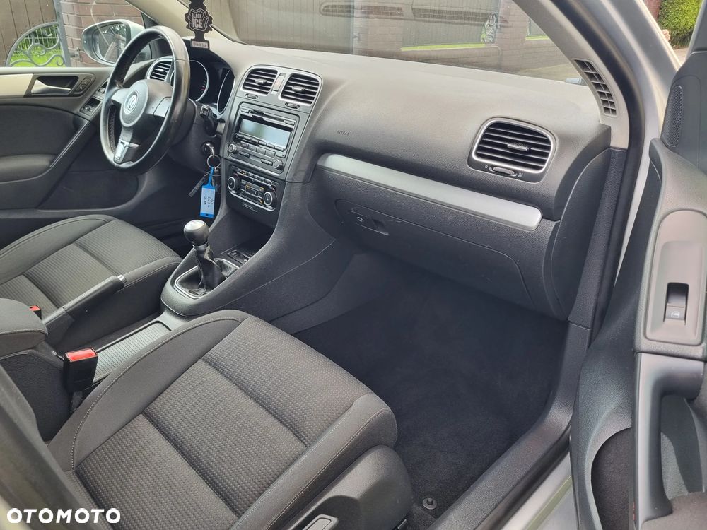 Volkswagen Golf 1.6 TDI DPF Comfortline - 25