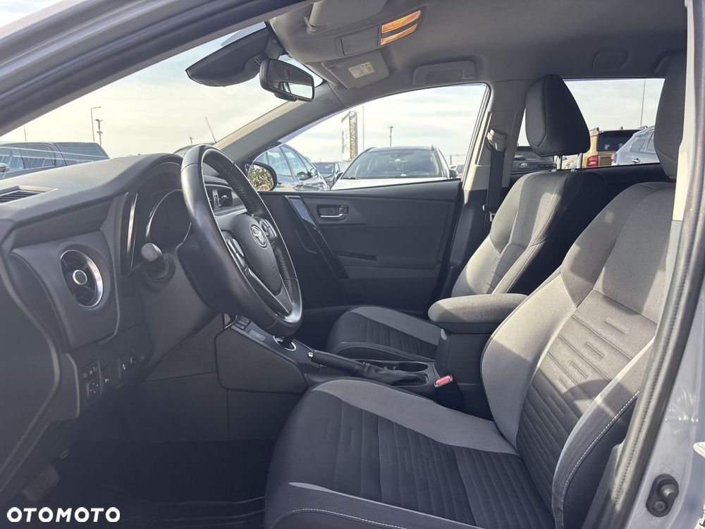 Toyota Auris - 10