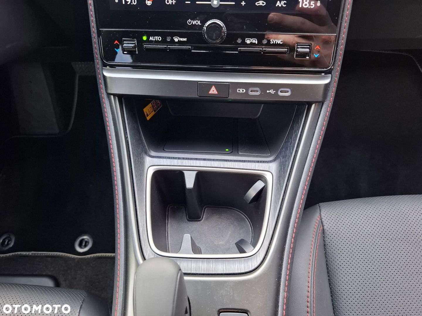 Lexus LBX 1.5 Hybrid Emotion - 32