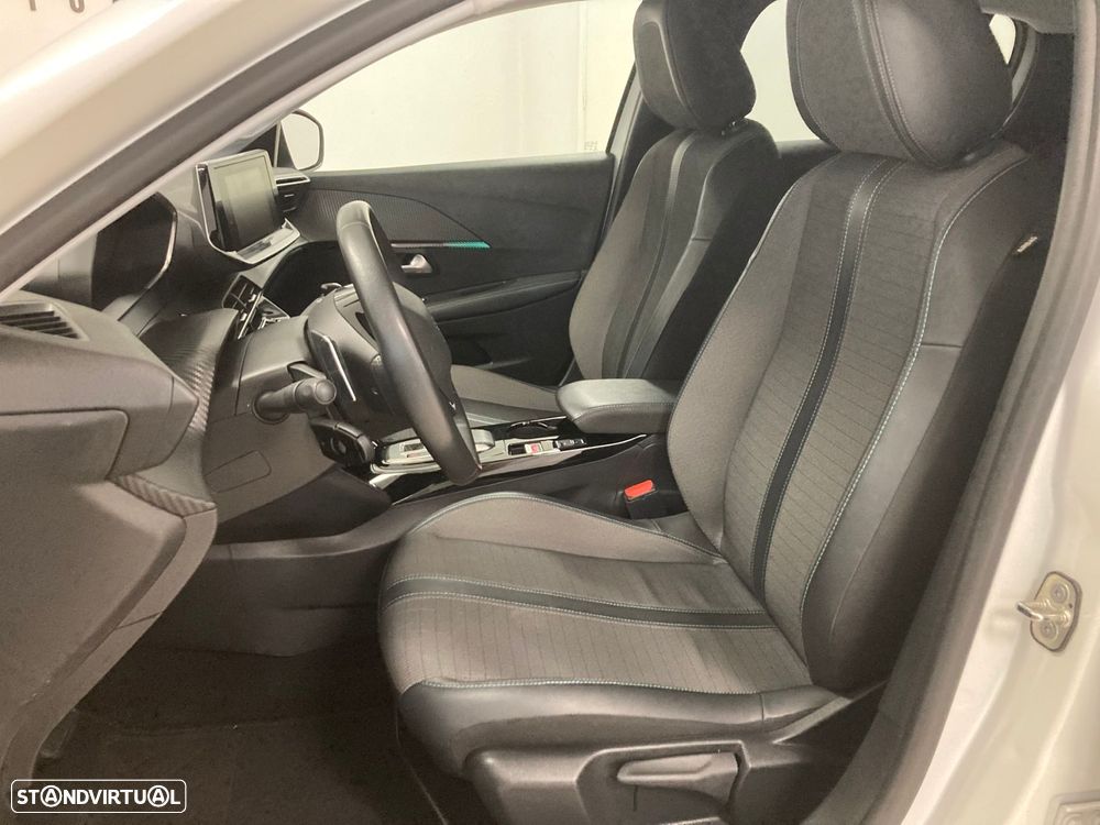 Peugeot 208 1.2 PureTech Allure EAT8 - 31