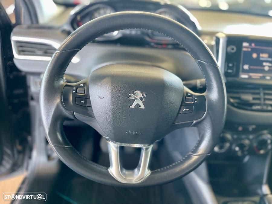 Peugeot 2008 1.2 PureTech Style - 12
