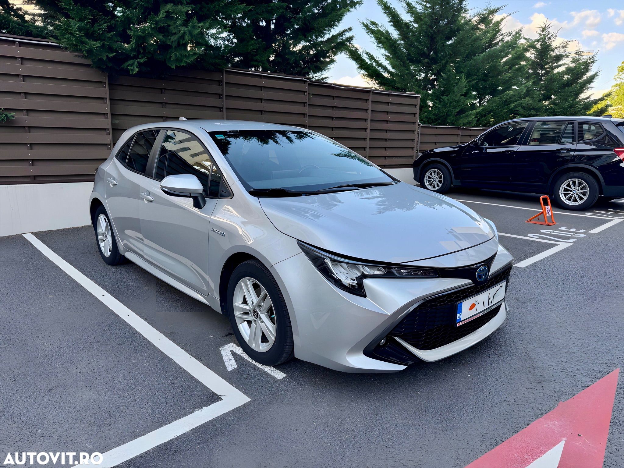 Toyota Corolla 1.8 HSD Dynamic - 1