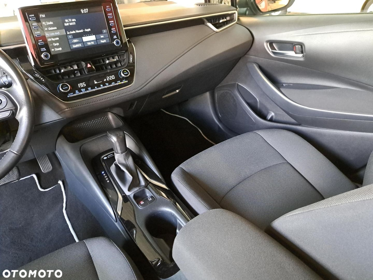 Toyota Corolla - 25