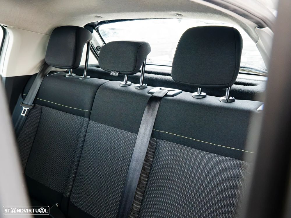 Citroën C3 1.2 PureTech Shine - 23