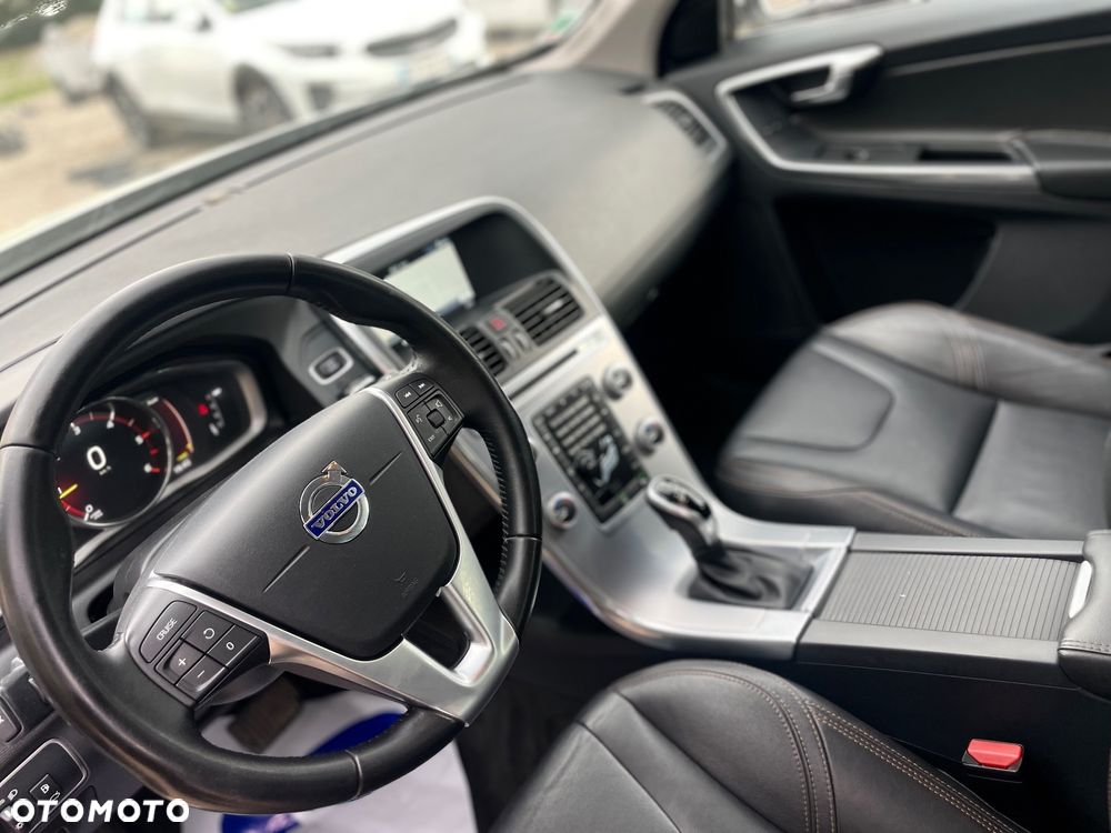 Volvo XC 60 D4 Geartronic Summum - 9