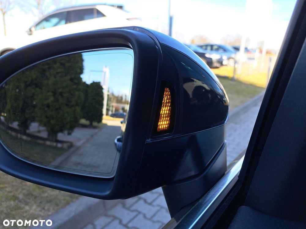 Volkswagen Touran - 33