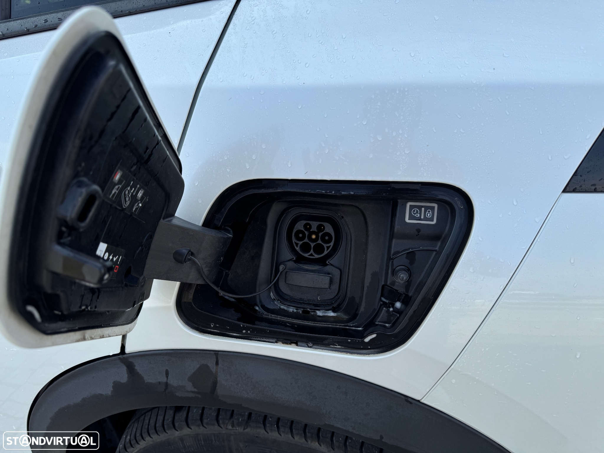 Peugeot e-2008 50 kWh Active Pack - 6