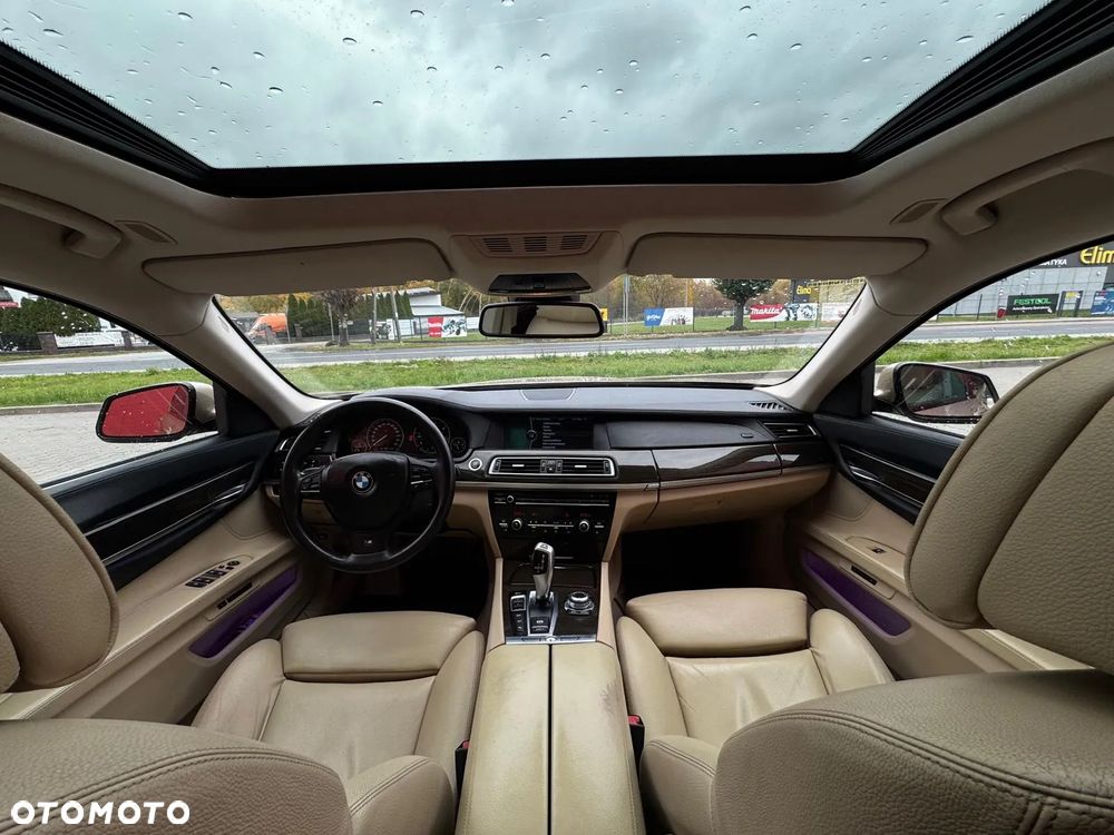 BMW Seria 7 740d xDrive - 23
