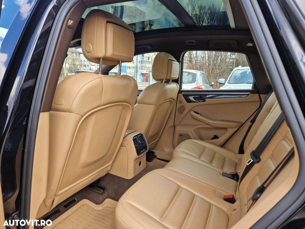 Porsche Macan - 14