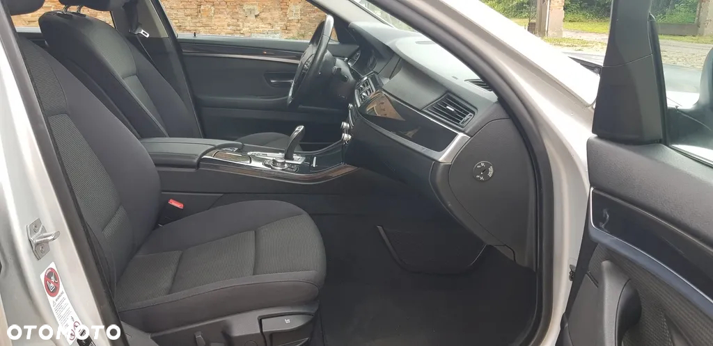 BMW Seria 5 520d Touring Sport-Aut - 14