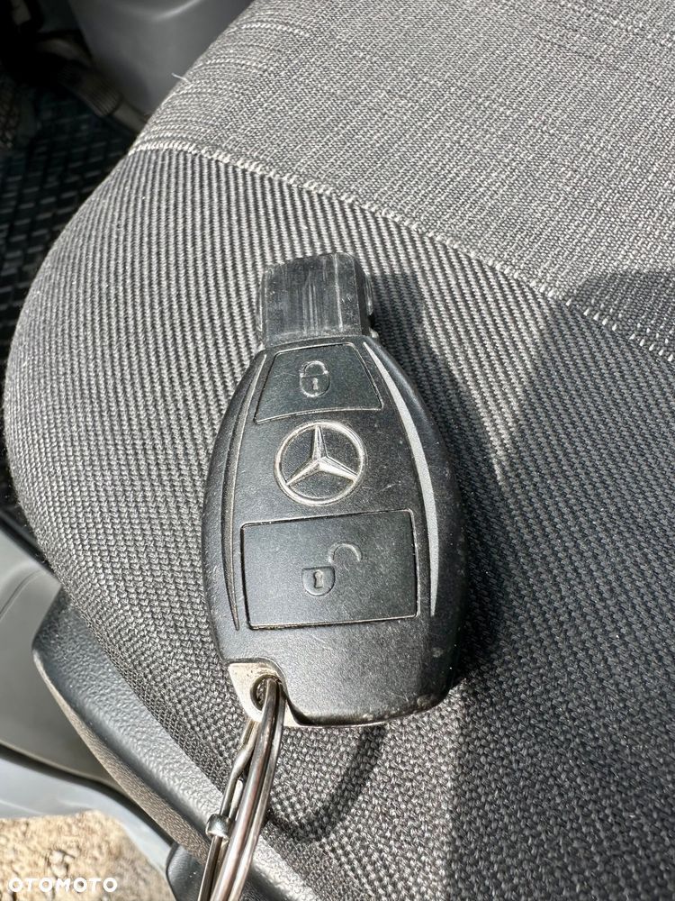 Mercedes-Benz Sprinter - 16