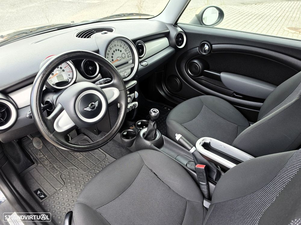 MINI 3 Portas Cooper D - 9