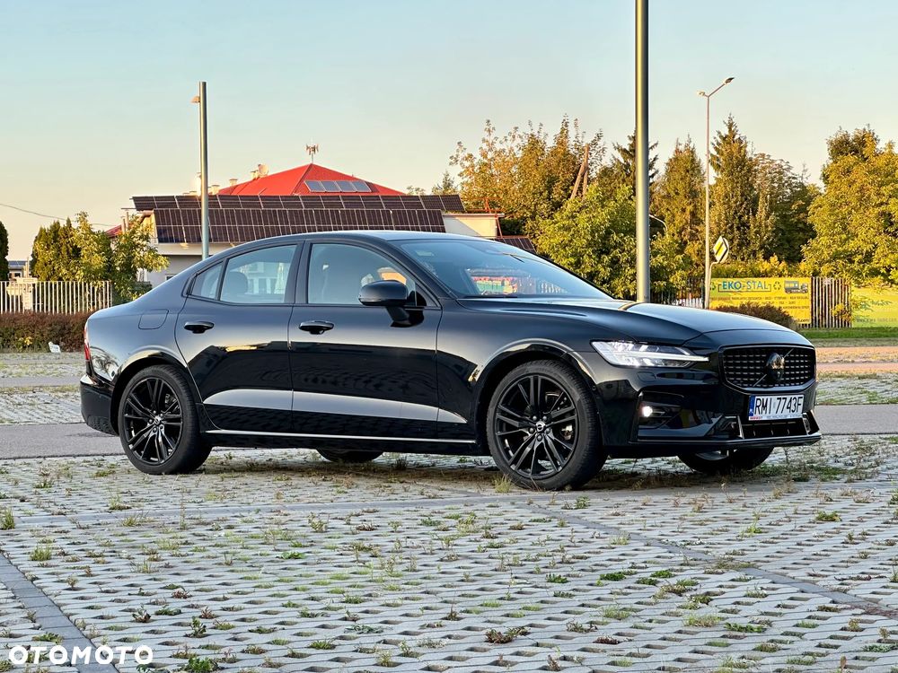 Volvo S60 B5 B AWD Plus Dark - 19