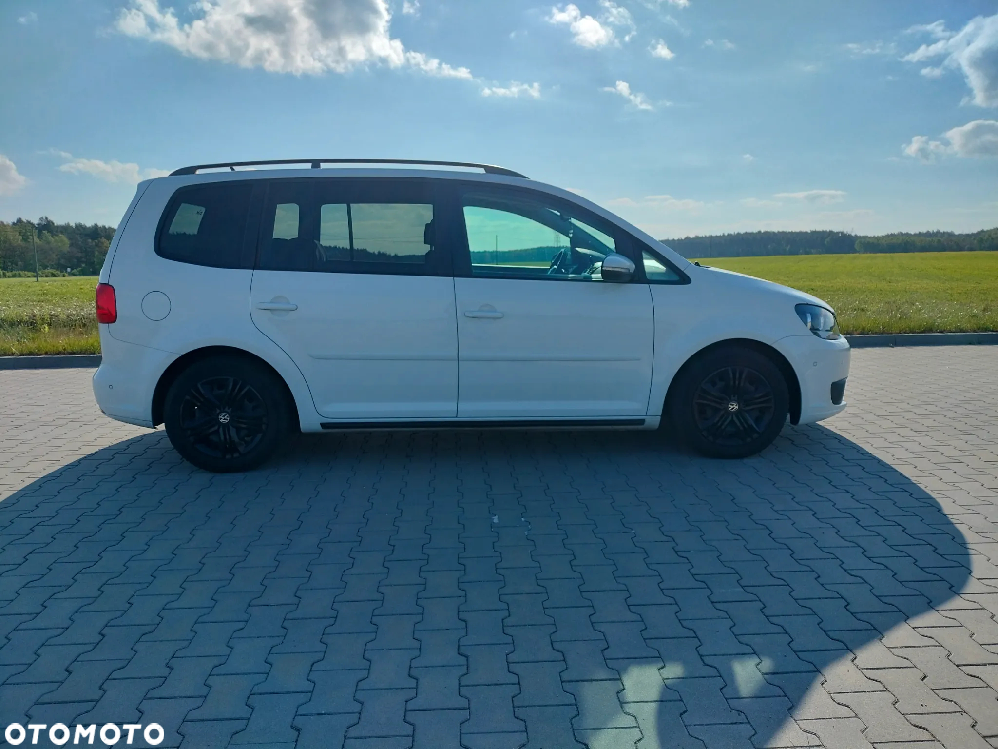Volkswagen Touran 1.6 TDI DPF BlueMotion Technology Highline - 8