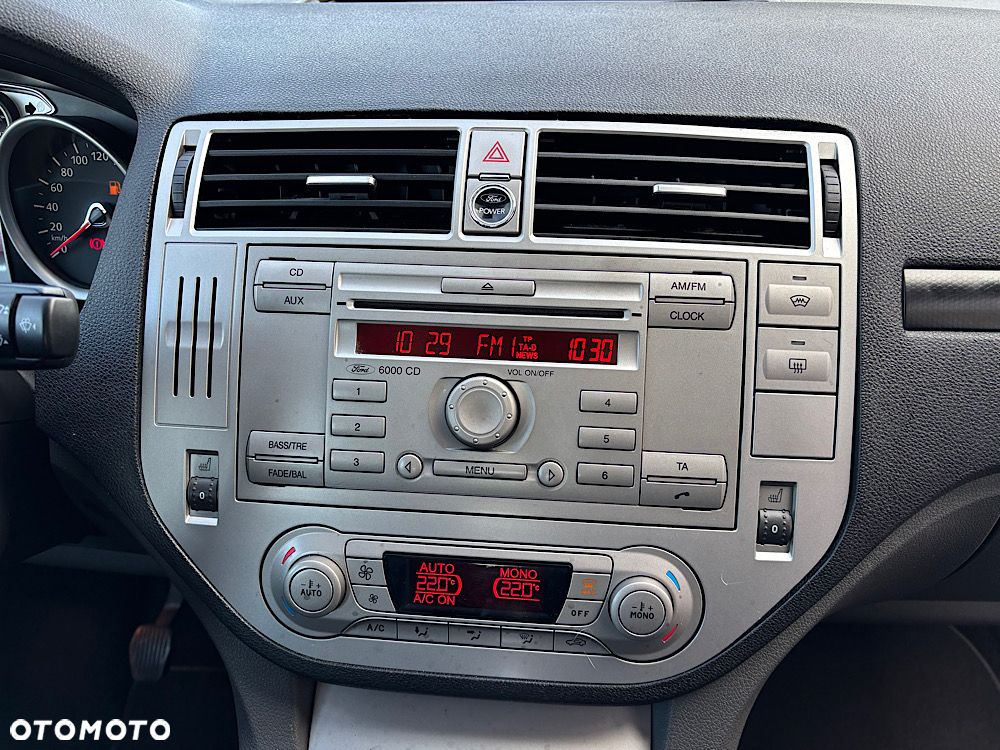 Ford Kuga 2.0 TDCi 4x4 Titanium - 29