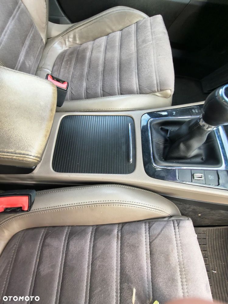 Volkswagen Passat Variant 2.0 TDI DPF 4Mot Highline - 24