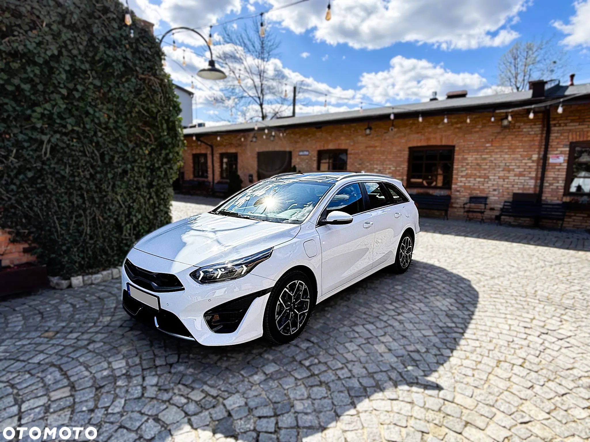 Kia Ceed SW 1.6 GDI DCT OPF Plug-in-Hybrid Platinum Edition - 1