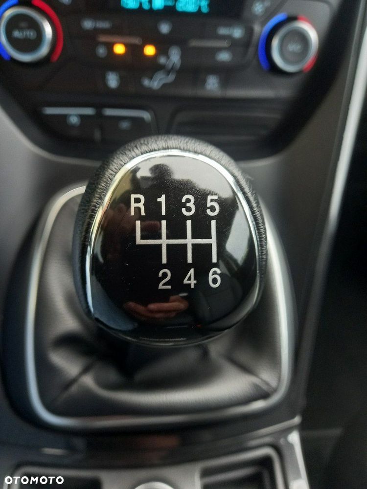 Ford Kuga 2.0 TDCi FWD Titanium Plus - 35