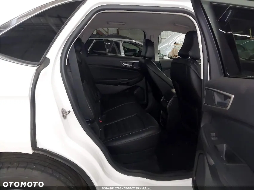 Ford Edge - 11