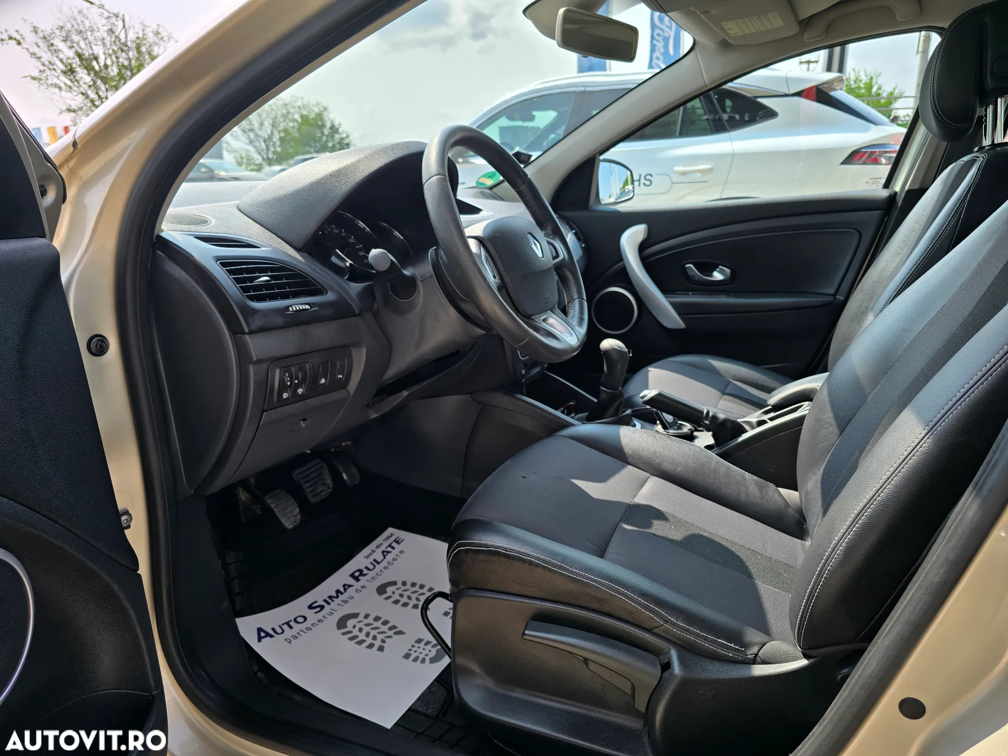 Renault Fluence 1.6 16V 110 Dynamique - 17