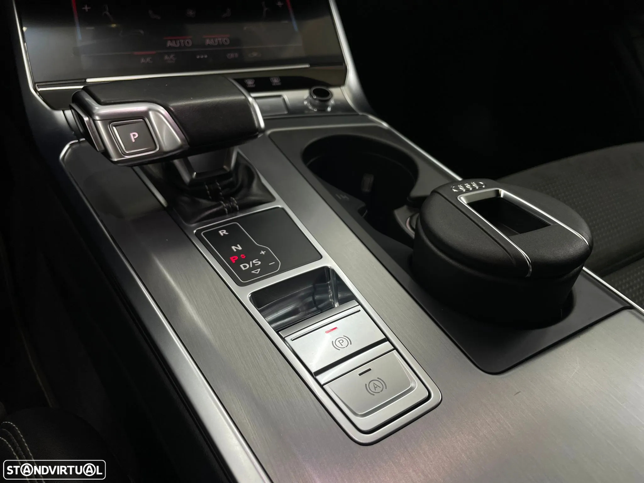 Audi A6 Avant 40 TDI quattro S tronic S line - 29