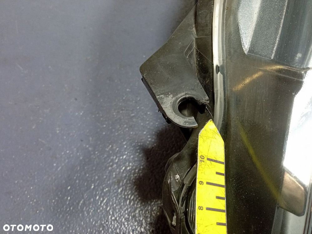 TOYOTA YARIS III LIFT REFLEKTOR LEWY LAMPA PRZEDNIA EU - 6