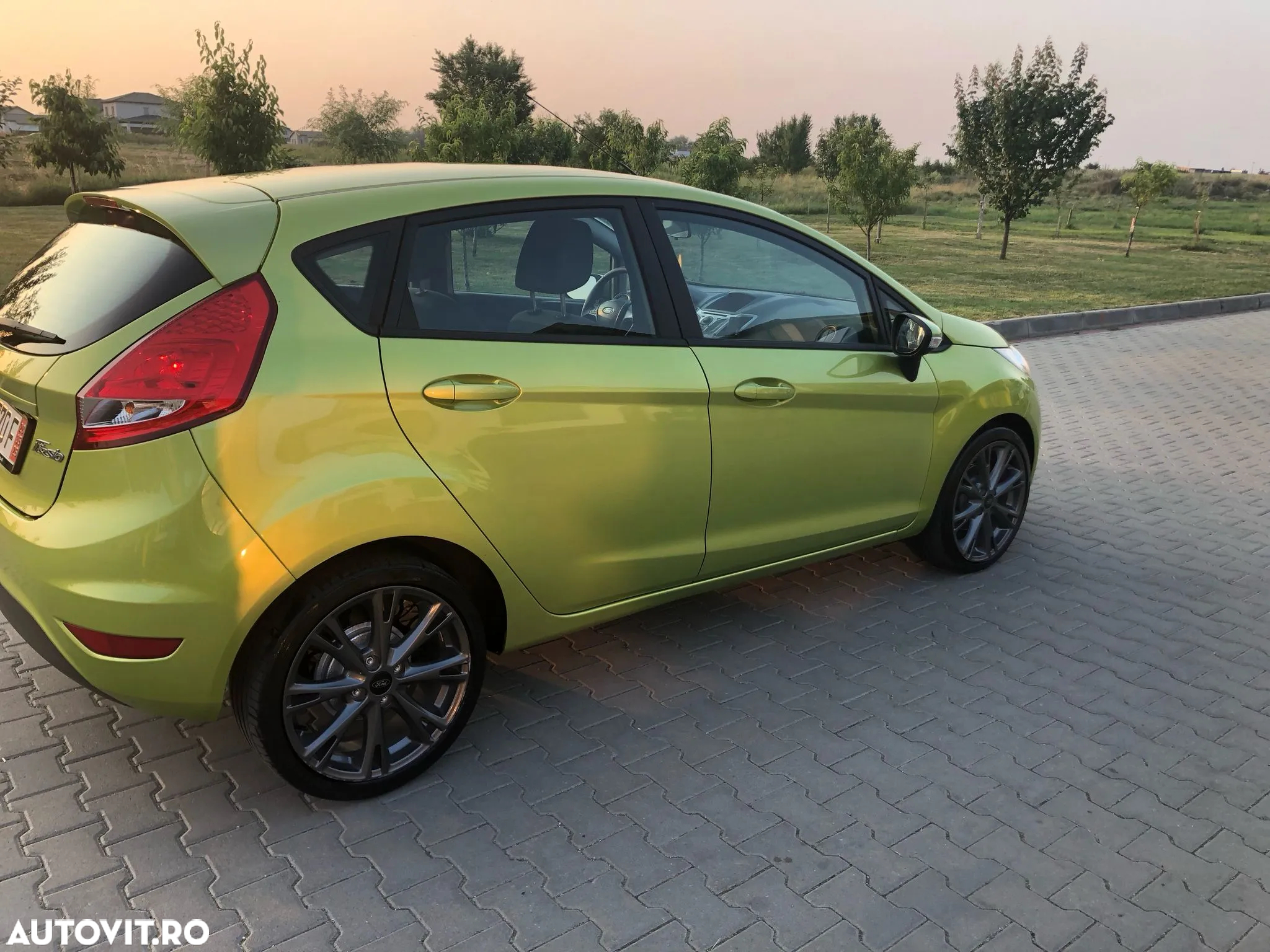 Ford Fiesta 1.25i Ambiente - 12