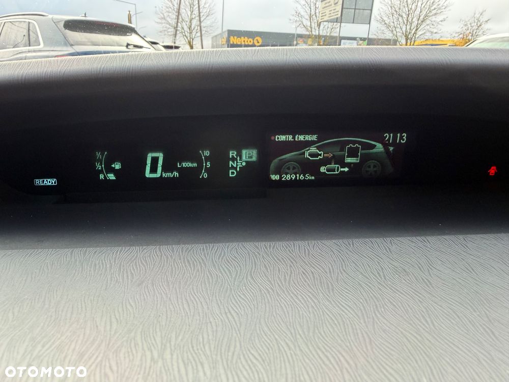 Toyota Prius - 25