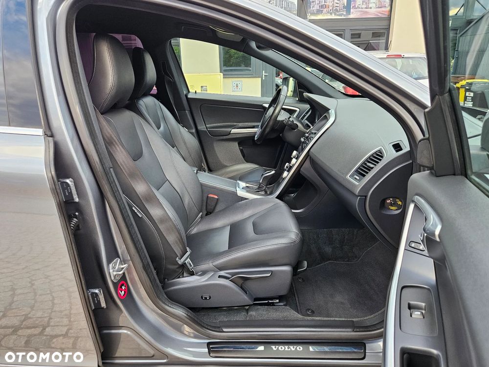Volvo XC 60 D3 Geartronic Momentum - 11