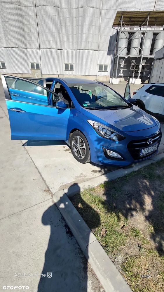 Hyundai i30 blue 1.6 CRDi Premium - 4
