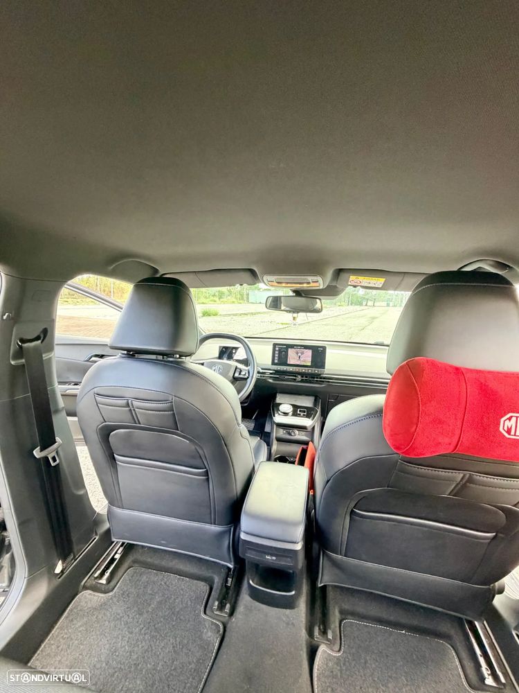 MG MG4 64 kWh Luxury - 17