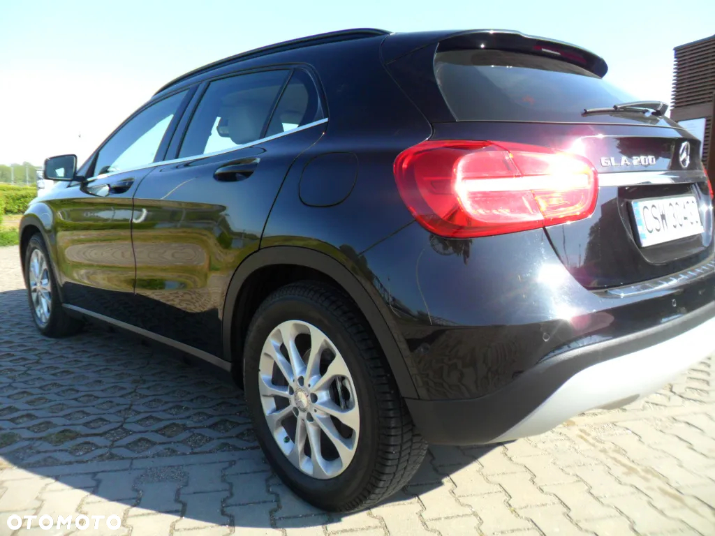 Mercedes-Benz GLA - 14