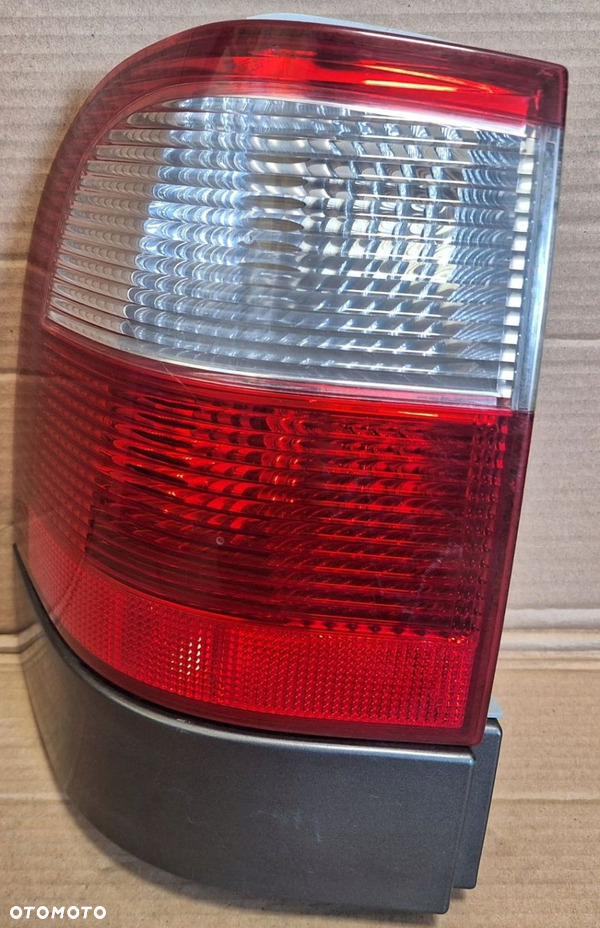 Lampa LEWY TYŁ Ford Galaxy MK1