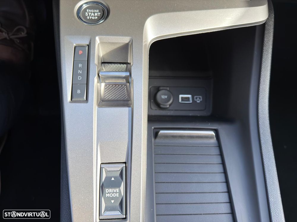 Peugeot 408 1.6 Hybrid Allure e-EAT8 - 32