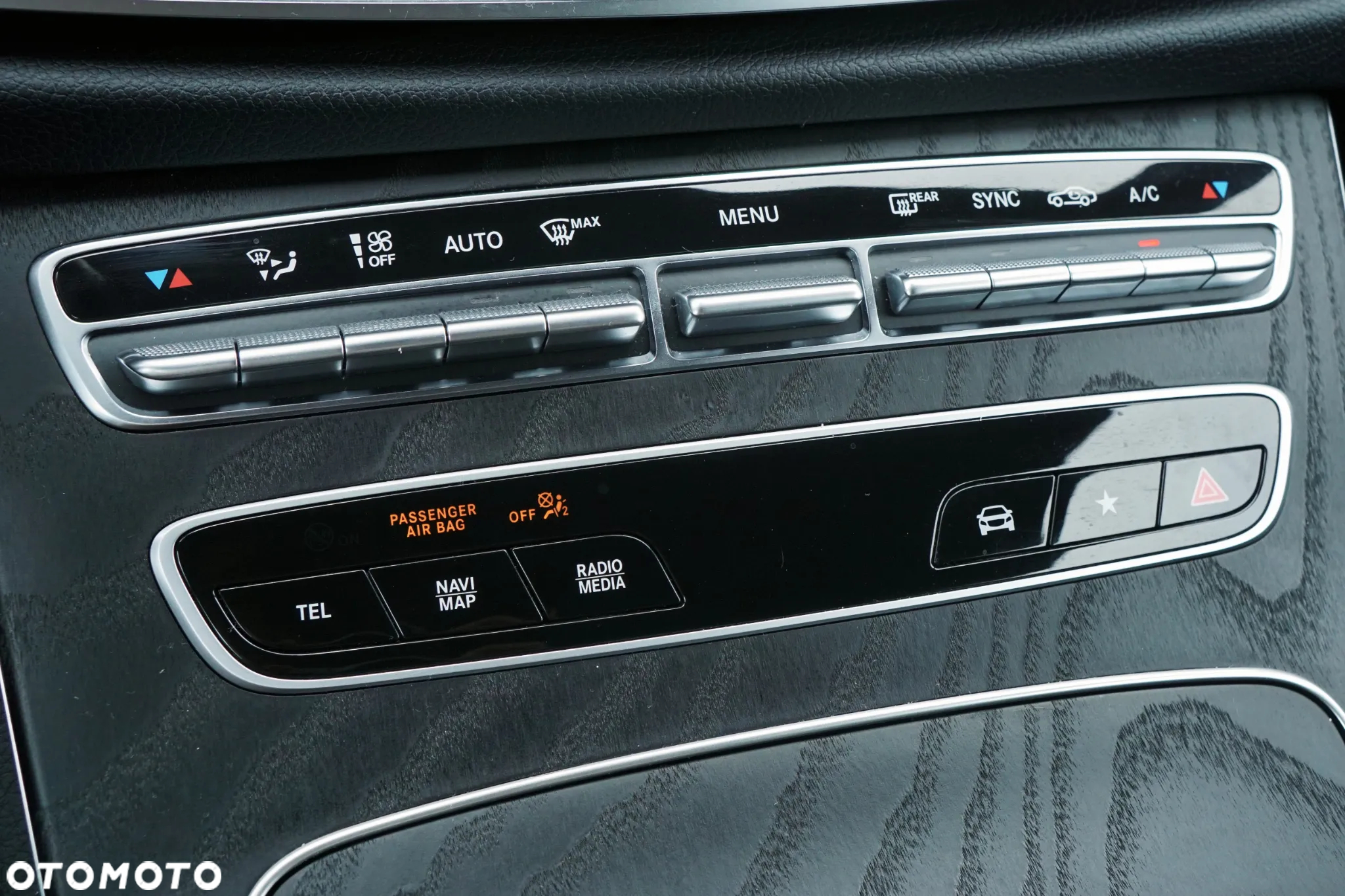 Mercedes-Benz Klasa E 200 Coupe 4-Matic 9G-TRONIC - 19